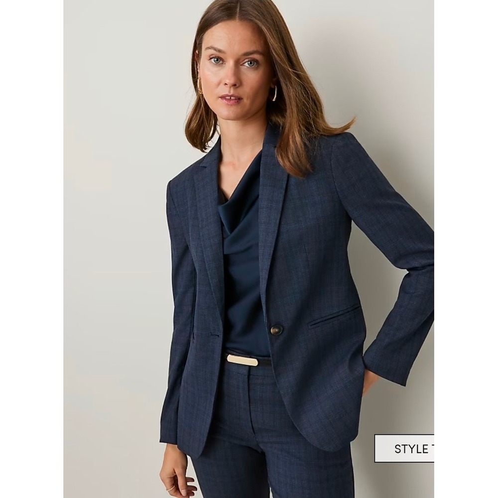 Ann Taylor Plaid Single Button Blazer
Size 8 new with tags